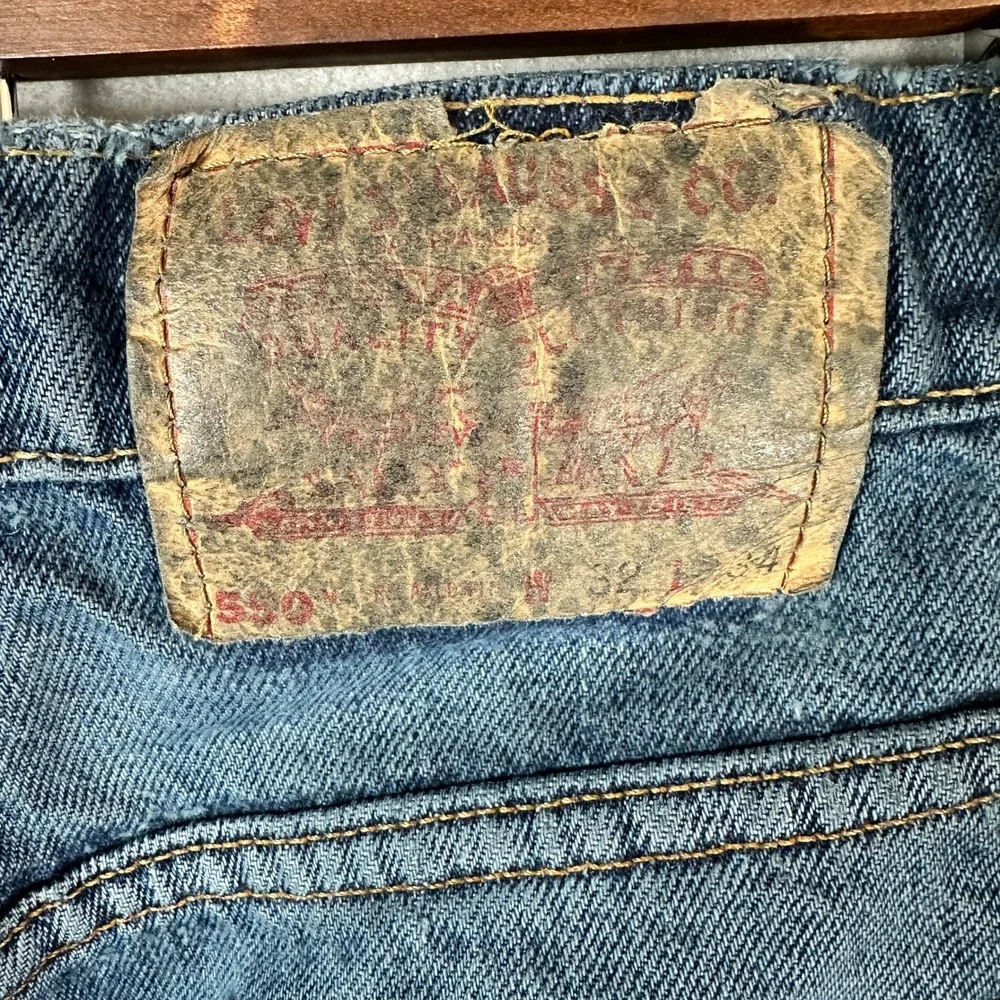 VTG Levi's 550 Relaxed Fit Jeans Mens 32x34 Blue Medium Wash Denim Made in USA